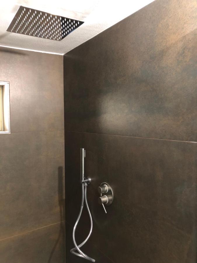 Carlo V - Con Piscina E Giardino Privati Daire Lecce Dış mekan fotoğraf