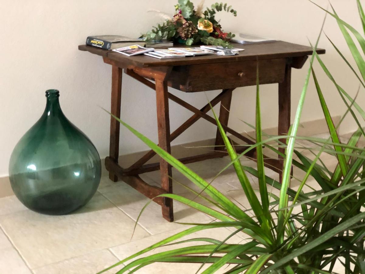 Carlo V - Con Piscina E Giardino Privati Daire Lecce Dış mekan fotoğraf