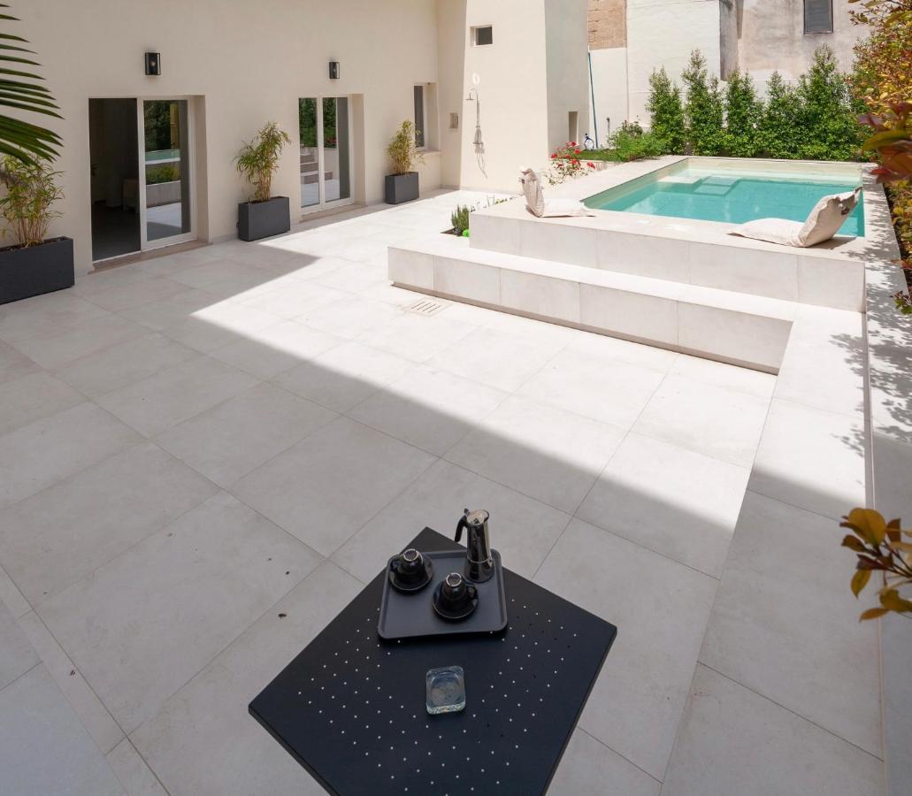 Carlo V - Con Piscina E Giardino Privati Daire Lecce Dış mekan fotoğraf