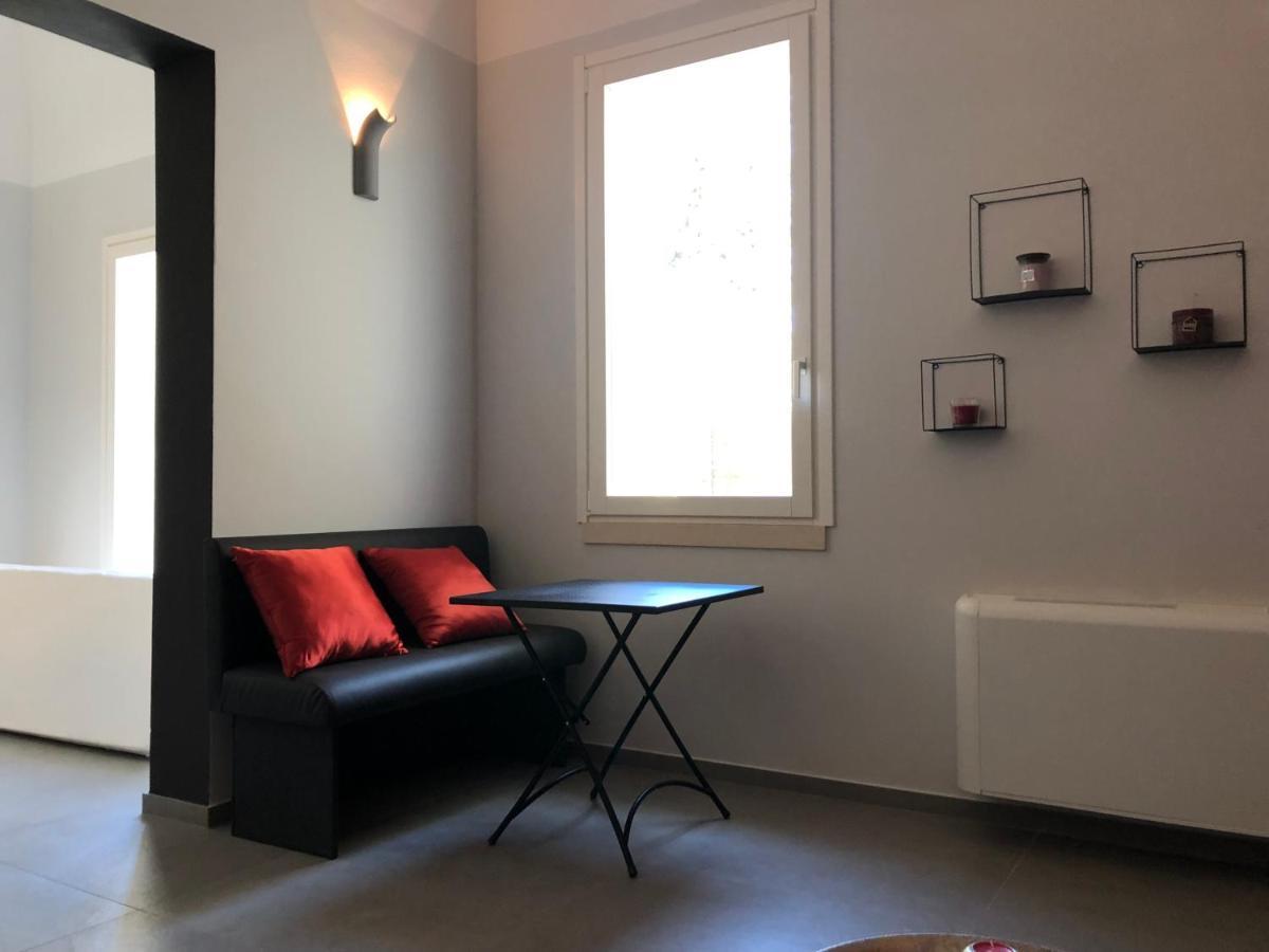 Carlo V - Con Piscina E Giardino Privati Daire Lecce Dış mekan fotoğraf
