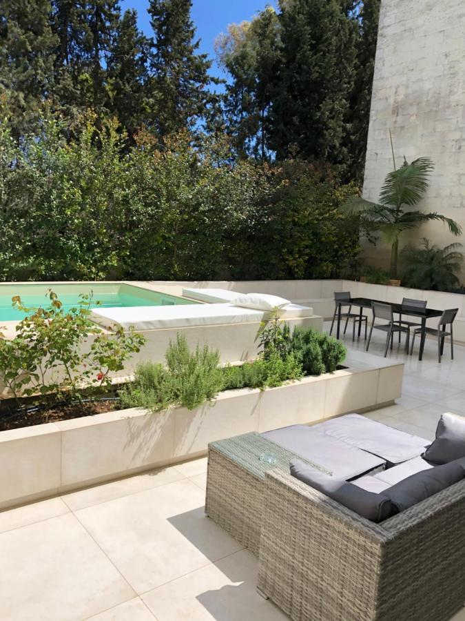 Carlo V - Con Piscina E Giardino Privati Daire Lecce Dış mekan fotoğraf